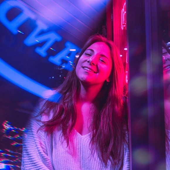 Meet your Posher, Lindsey - Picture 1 of 1